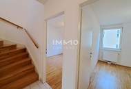 3-er WGs aufgepasst! Große Dachgeschoss-Wohnung mit Terrasse in der Muhrengasse!