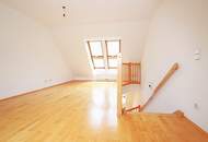 Lichtdurchflutete DG-Maisonette in Top Lage
