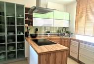 Preisreduktion! MODERNE ELEGANZ - GROSSZÜGIGER FAMILIENHIT MIT POOL UND POOLHAUS