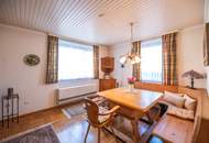 Ruhelage: Gepflegter Bungalow mit Wintergarten und Doppelgarage