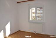 Großzügige 3-Zimmer-Wohnung mit Loggia und Tiefgaragenplatz