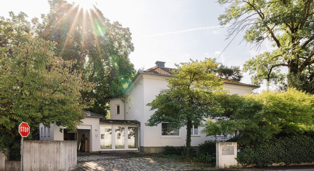 Familiensitz mit Parkgarten im Schubertviertel