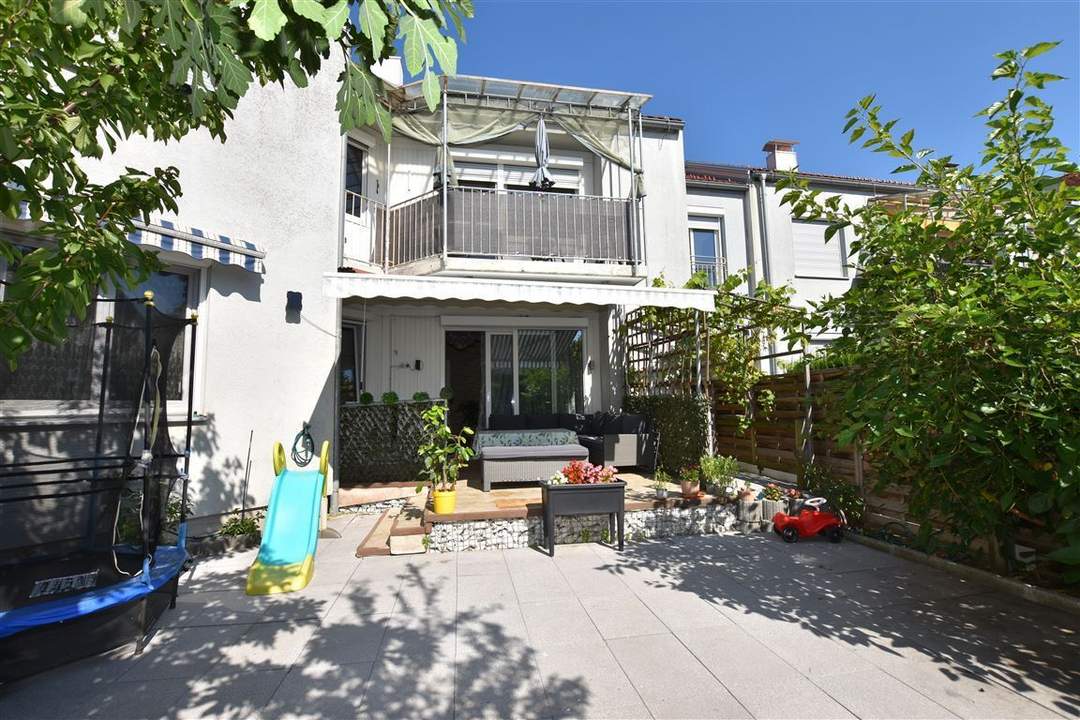 Helle Familienwohnung mit sonnigem Eigengarten in Ruhelage und 3 Schlafzimmern