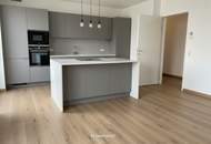 Moderne, lichtdurchflutete 3-Zimmerwohnung in zentraler Lage mit zwei TG-Stellplätzen