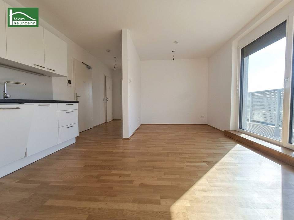 Wundervolle 2-Zimmer-Wohnung mit großer, privater Dachterrasse nahe Rathausplatz