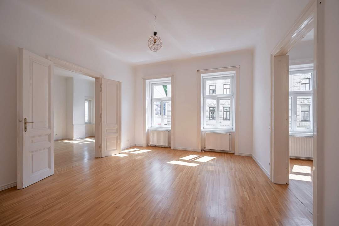 ***NEU*** Fantastische 4 Zimmer Wohnung in repräsentativem Stilaltbau! in TOP-Lage!