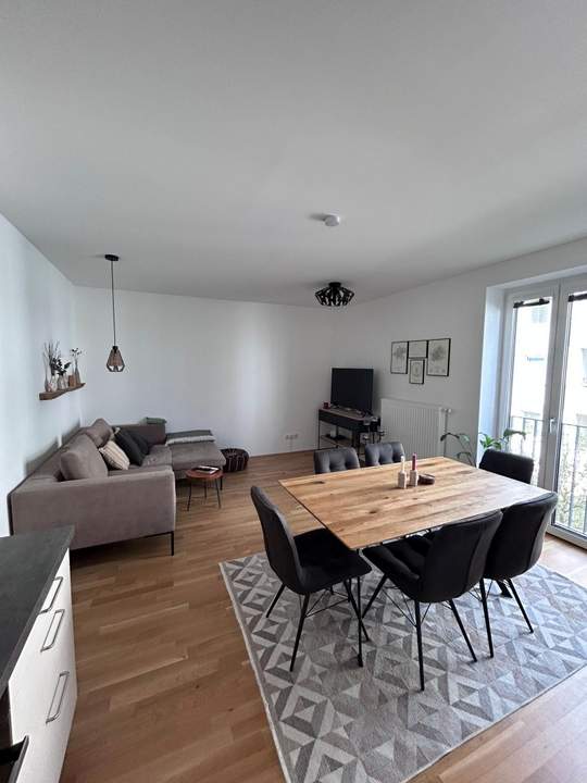 Ausgezeichnete und neuwertige 3 Zimmerwohnung am Auberg