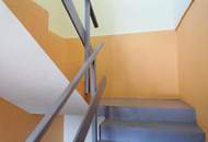 Sanierungsbedürftiges Zweifamilienhaus mit Nebengebäuden in Traumlage