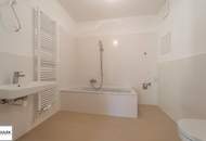 Wohnen in Hirschstetten: großzügige Familien Wohnung (4 Zimmer) mit Balkon und Grünblick - ab 1.7.(!)