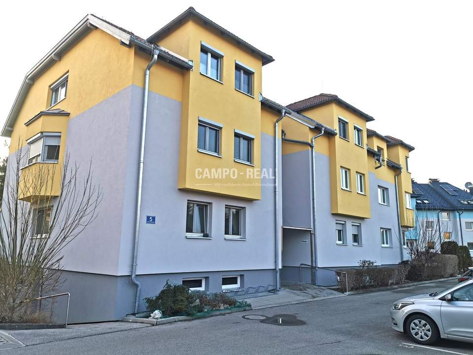 CAMPO-WOHNUNG: Reizende Dachgeschoßwohnung mit Terrasse und Parkplatz