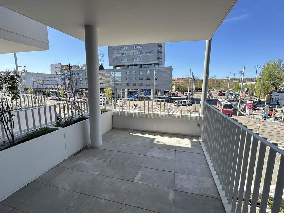 ZU HAUSE DIREKT AN DER U3