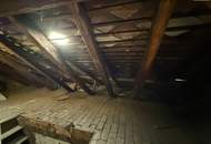 VERWIRKLICHEN SIE SICH SELBST - 96m² aufgeteilt auf ZWEI Bestandswohnungen + ca. 106 m2 baugenehmigter Rohdachboden