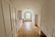 Sanierungsbedürftiges Haus mit großem Potenzial – gestalten Sie Ihr Zuhause mit Herz und Charme!