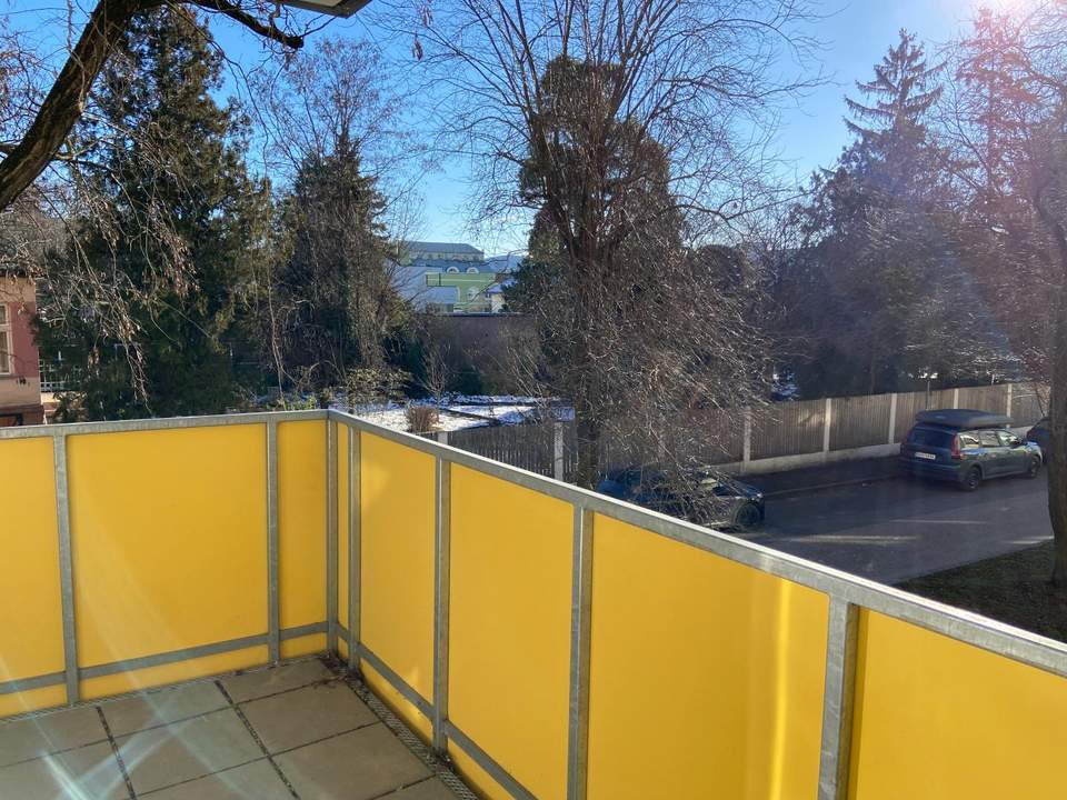 Helle 3-Zimmer-Genossenschaftswohnung mit Balkon und Tiefgaragenplatz!