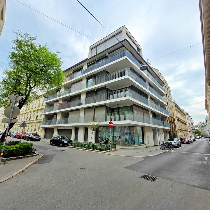 LINIENGASSE 36 - Moderne Garagenstellplätze - Mitten im 6.ten