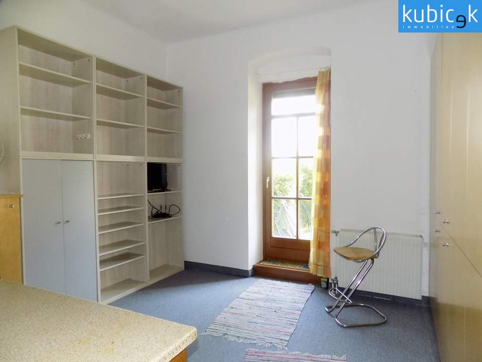 Altbau-Garconniere mit Gartenanteil in Hofruhelage Nähe U2
