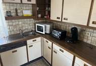 Bungalow mit (Feuchtigkeitsschäden) Garage und Nebengebäude zu verkaufen
