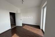 Miethaus mit 9 Wohnungen, Gemeinschaftsgarten und Carports