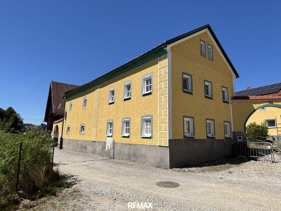 Vielseitiges Mehrparteienhaus mit vier Wohneinheiten in Diersbach