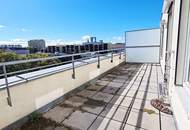 TERRASSENHIT, HOLBEINGASSE, unbefristetes 63 m2 Dachgeschoß mit 33 m2 Terrasse, Wohnküche, 2 Zimmer, Wannenbad, Parketten, Klimaanlage