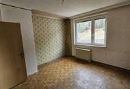 3-Zimmer Genossenschaftswohnung zur Selbstrenovierung im letzten Stock - ganz oben