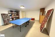 Stilvolles, top ausgestattetes Einfamilienhaus in Perchtoldsdorf lässt keine Wünsche offen: Garten, Pool, PV Anlage, Sauna, Keller, Garage uvm.!