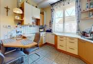 **Schönes und großzügiges Einfamilienhaus mit Schwimmteich**