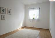 Modernes Niedrigenergie-Reihenhaus mit Garten, Terrasse und zwei Stellplätzen in ruhiger Lage von Theresienfeld