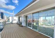 GOLDENER SCHWAN | LUXUS - LOFT- PENTHOUSE - MIT POOL - SKYLINE UND WASSERBLICK
