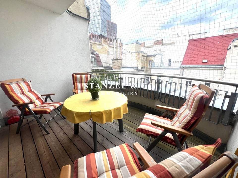 ZENTRUMSNAHES DACHGESCHOSS MIT TERRASSE