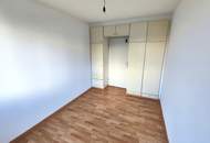 Ruhige Wohnung mit 6 m² Süd Loggia, Gebäudehülle neu gedämmt, 4 Zimmer getrennt begehbar