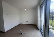 Erstbezug !! Traumhafte Doppelhaushälfte , Wohnkeller mit Garten und 2 Stellplätzen!