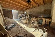 Raum für Visionäre und Bastler: Charmantes Stadthaus mit Potenzial, XXL-Stadl &amp; uneinsehbarem Garten