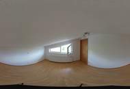 110 m² Dachgeschosswohnung mit Weitblick und Einbauküche