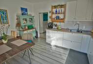 Zwei Häuser, ein Grundstück: Ihr neues Zuhause mit laufenden Mieteinnahmen