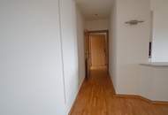 Neu sanierte 3-Zimmer Wohnung mit Küche und Balkon!