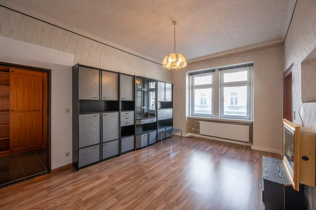 ++NEU++ Großzügige 5-Zimmer Altbauwohnung (modernisierungsbedürftig) - adaptierbarer Grundriss