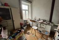 Sanierungsbedürftiges Haus auf großem Grundstück! Erwecken Sie es aus dem Dornröschenschlaf!