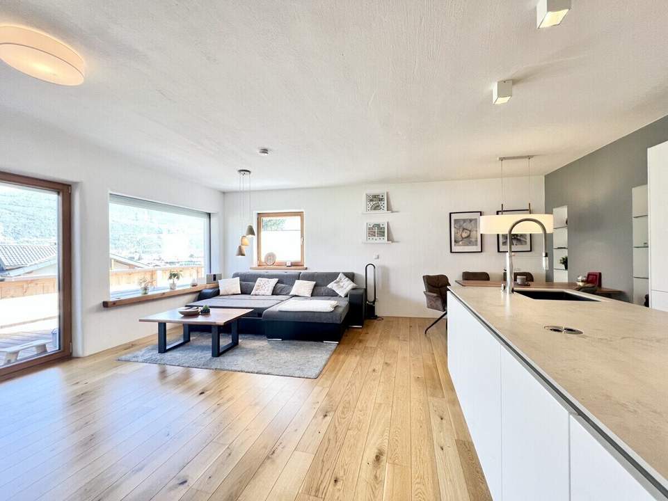 Moderne Terrassenwohnung in Oberhofen mit Panoramablick