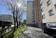 Gepflegte 2,5 Zimmer Wohnung mit Loggia in der Plüddemanngasse - verfügbar ab Juni 25!