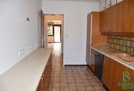 Eleganter "Retro-Style" - Großzügige, sonnige, ruhige Wohnung mit Süd-Loggia! 2 Garagenplätze!