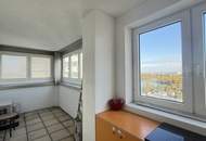 Teilmöblierte 3 Zimmer mit Klima und verglaster Loggia ***** spektakulärer Weitblick + optionaler Garagenstellplatz *****