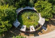 "Großzügiges Grundstück mit Pferdehof und sanierungsbedürftigem Haus – nur Minuten von Wien entfernt"