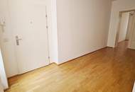 ZIEGLERGASSE bei FUZO Mariahilfer Straße, 50 m2 Altbau, Einzelwohnraum, Extraküche, Wannenbad, Ruhelage, 1. Liftgeschoß