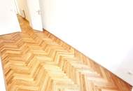 WOW! Traumhaft sanierter Erstbezug mit Balkon! 3 Zimmer + TOP-Lage + TOP Anbindung + Ruhige Seitengasse + Wunderschönes Altbauhaus! Jetzt zugreifen!