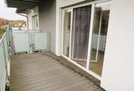 Ideal für Singles oder Paare – neuwertige 2 Zi.-Wohnung mit Balkon und Carport