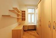 Nähe Hugo-Wolf-Park: Charmante Altbauwohnung mit Erker + Gegliederte Fassade + zentraler Grundriss + Familien- und WG-Geeignet