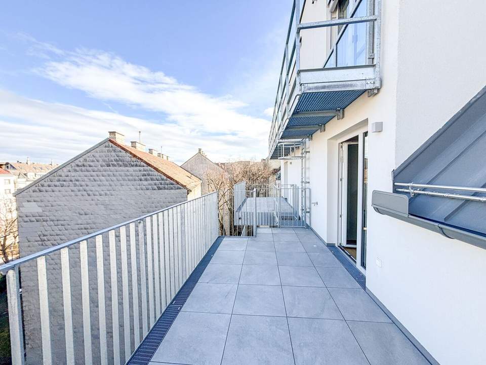 WUNDERSCHÖNE DACHGESCHOSSWOHNUNG *INKL. EINBAUKÜCHE* - SOFORT BEZIEHBAR -