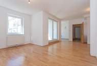 2 Zimmer-Wohnung mit Loggia!