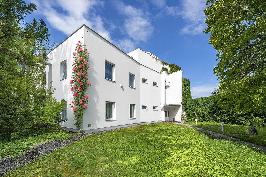 BÜROHAUS in bester Stadtlage! 3 Etagen | 13 Zimmer | 3 Garagen | Unterkellert | Dachterrasse mit Rundumblick